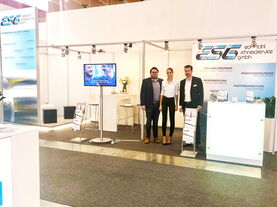 ESG Messestand mit Mitarbeitern