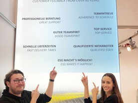 ESG Messestand mit Mitarbeitern